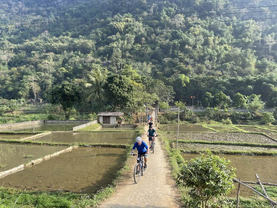 Cycling Vietnam, Laos